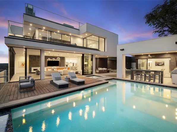 6607 W Courtyard Dr, Austin, TX 78730