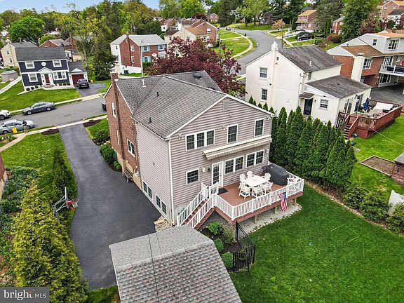 3rd image of 578 Rutherford Dr