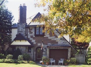 45 Kennelworth Rd, Mineola, NY 11501