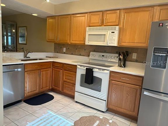 5th image of 105 LAKEVIEW WAY #105