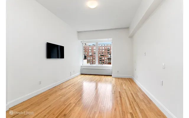 Sold by Douglas Elliman | media 19