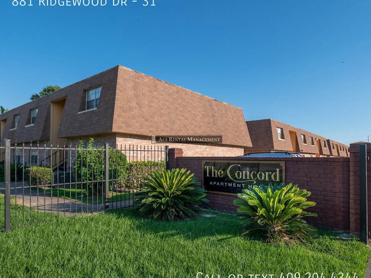 Spacious 2 Bedroom | 1 Bathroom Apartment Home Sanctuary located at the Concord Apartment Homes i... — Photo 1