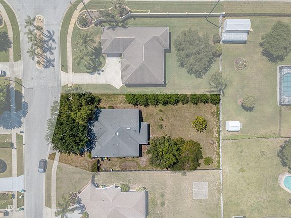 3rd image of 1802 Abbeyridge Dr