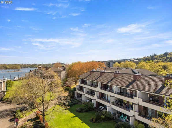 5150 S Landing Dr #311B2, Portland, OR 97239