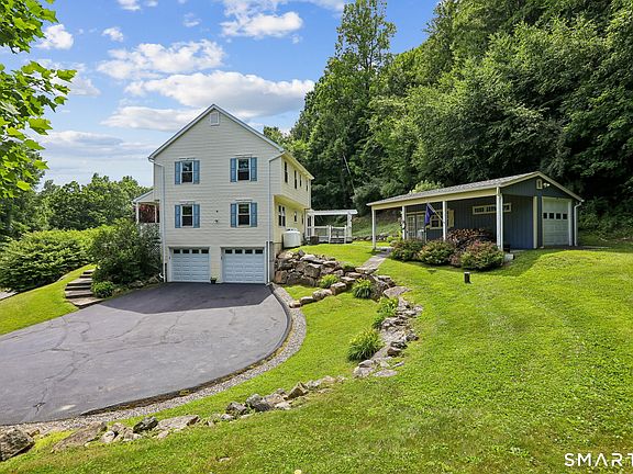 3rd image of 6 McNulty Drive