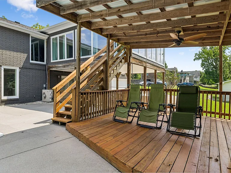 326 Draper Cir — Photo 61