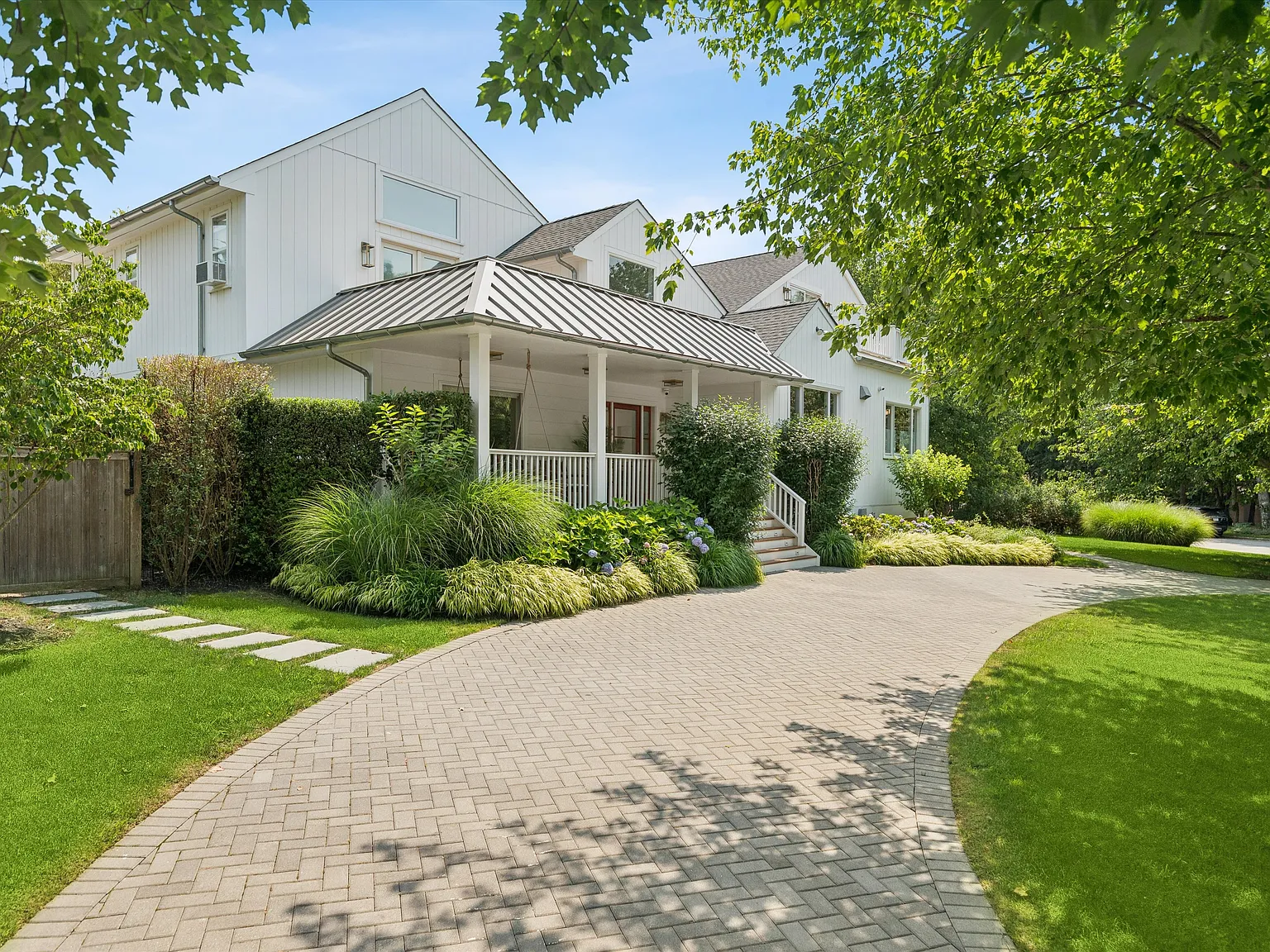 Fab Bridgehampton Modern Barn August Rental With Community Tennis — Photo 2