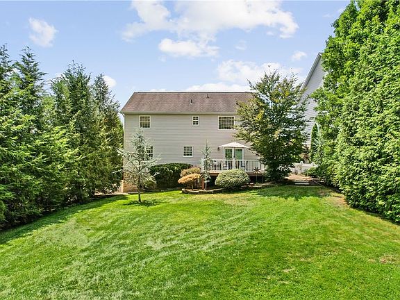 3rd image of 116 Edgewood Dr