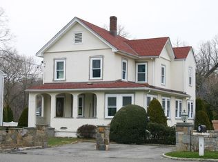 8 Moshier St, Greenwich, CT 06831
