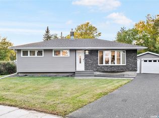 16 Lipton PLACE, Regina, SK S4R 3T6