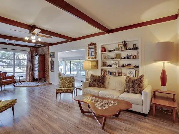 21 Saint James St, Panacea, FL 32346