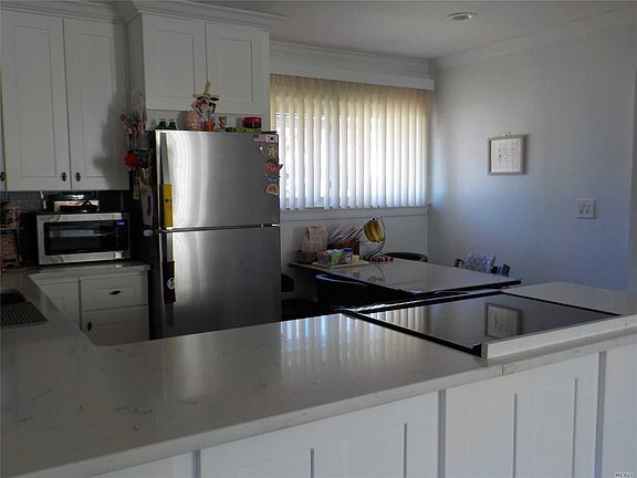 4th image of 17 Flagstone Ln