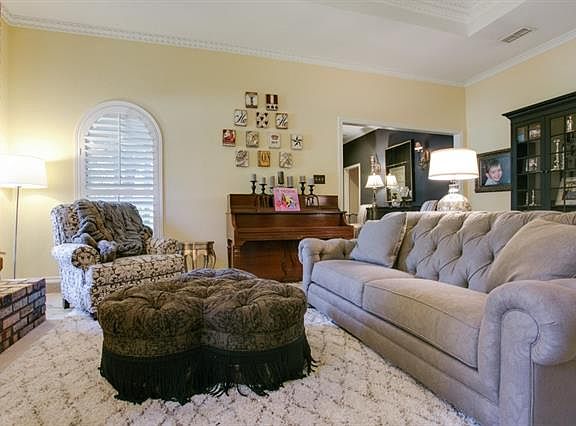 5th image of 836 Shady Lake Dr