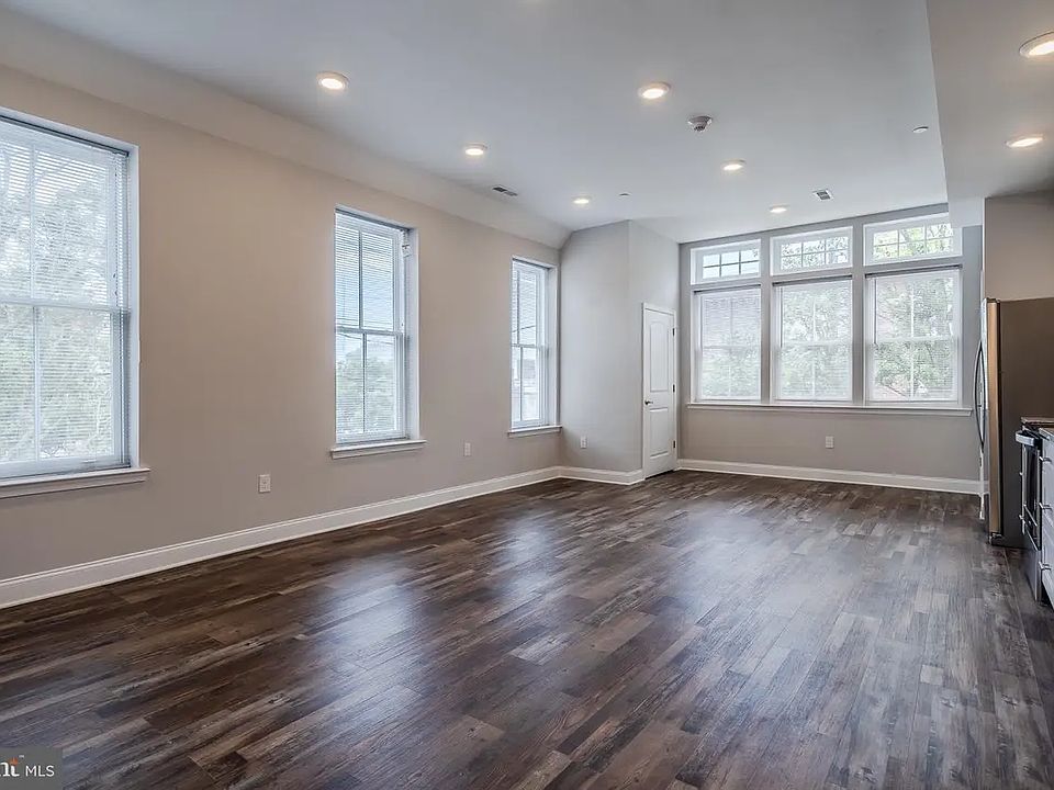 Main Floor (2nd Floor)