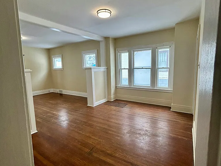 810 Seeley Rd #812 — Photo 6