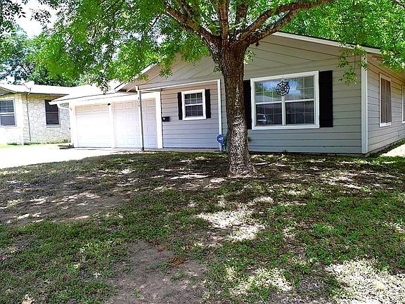 3rd image of 420 Bluebonnet Dr