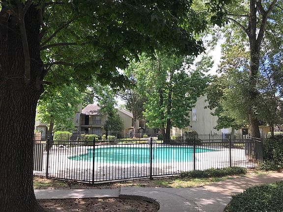 5th image of 5625 Antoine Dr #503