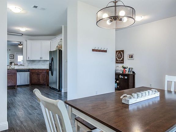 5th image of 4006 High Plains Dr