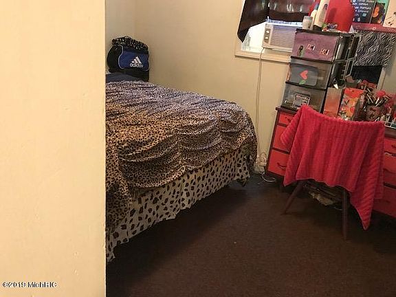 3rd image of 2481 Lawrence Dr