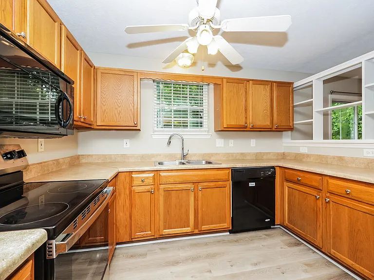 607 Doral Pointe — Photo 8