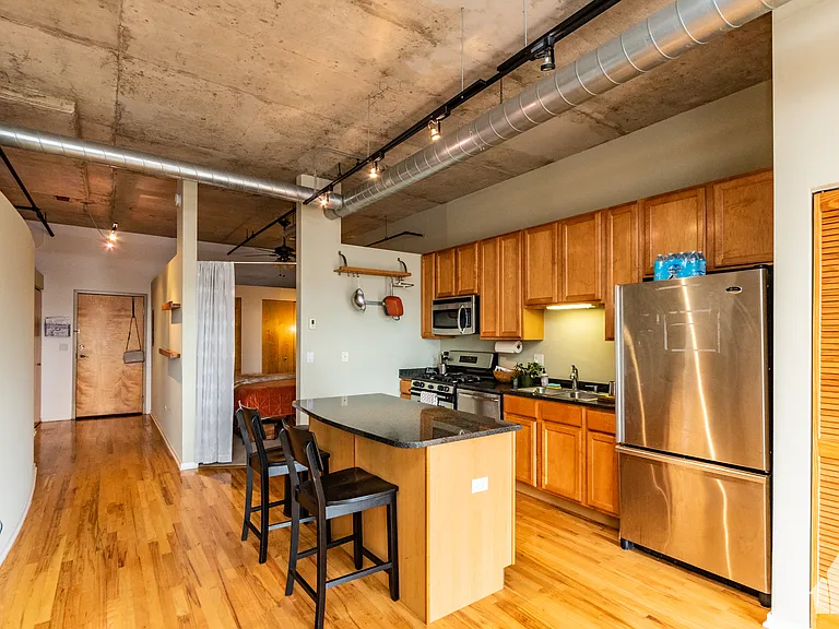 6 S Laflin St #818 — Photo 4