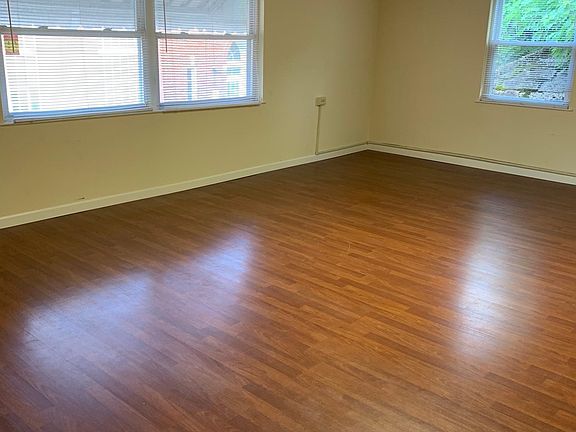 2nd image of 225 Edgewood St