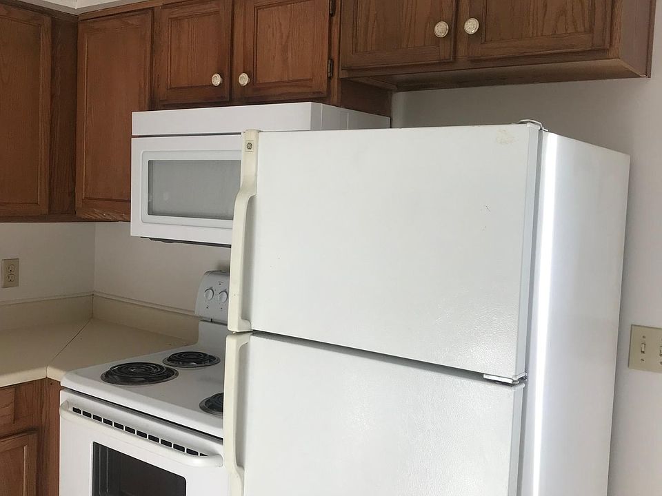 2nd image of 204 Prather Ln