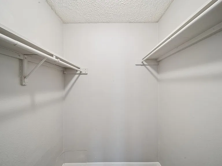 Cedar Park Apartments — Photo 19