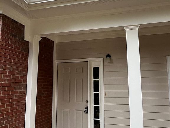 5th image of 124 W Hogan Rd