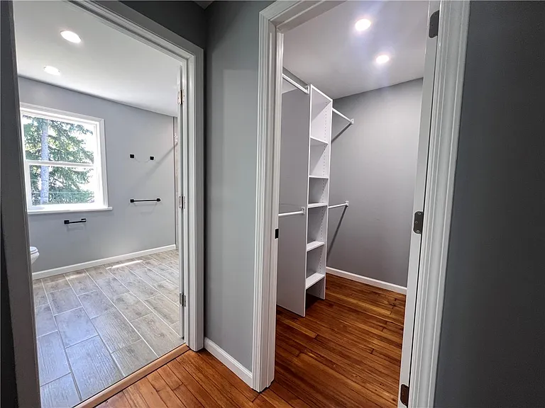 79 Evangeline St — Photo 12