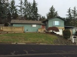 2050 NW Delridge Ave, Roseburg, OR 97471