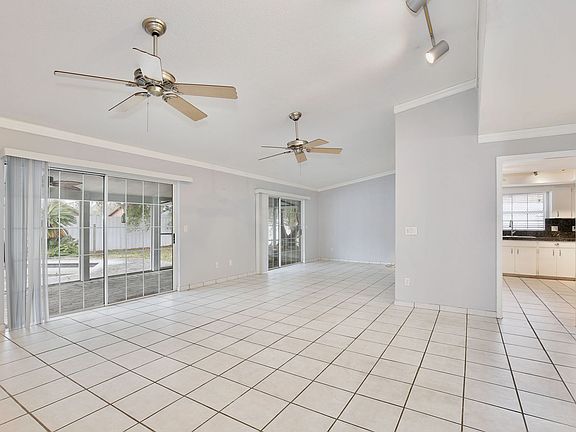 3rd image of 7944 Clubhouse Estates Dr