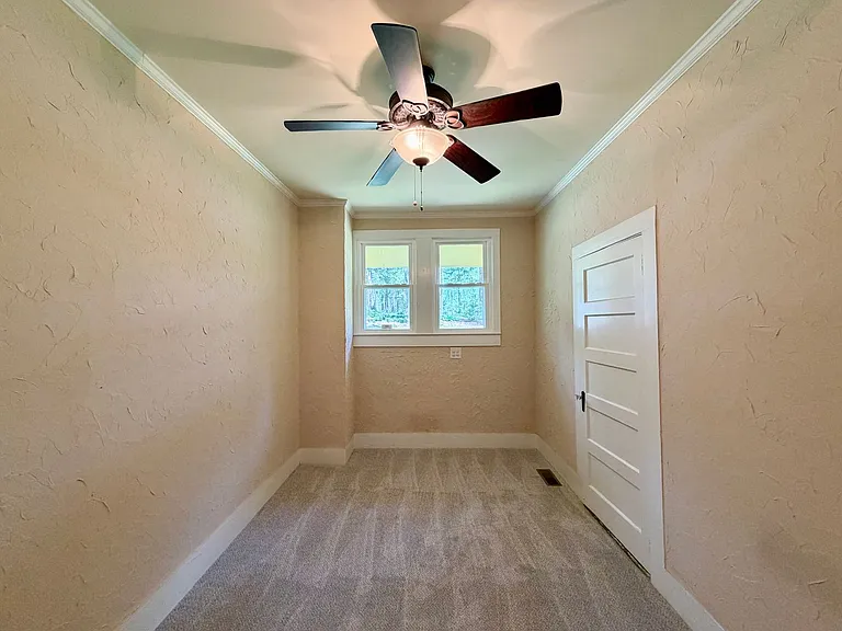 321 Cove View Ct — Photo 17