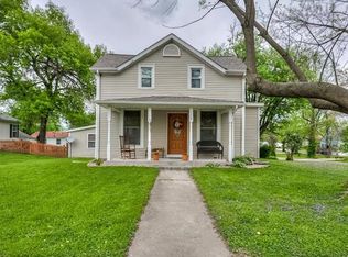 119 E Plum St, Brighton, IL 62012