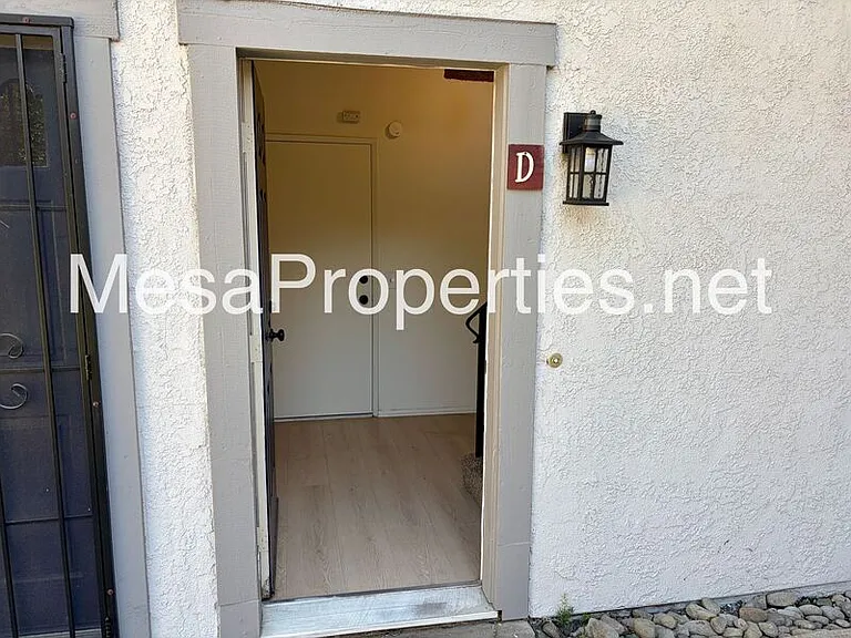 267 Grayson Way #D — Photo 2