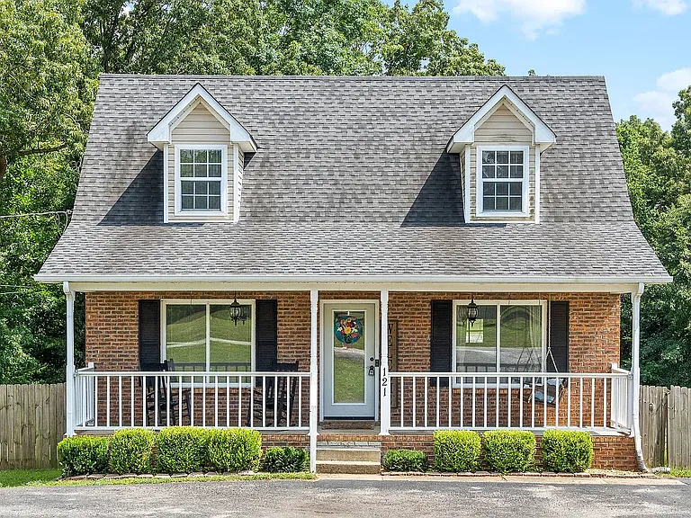 121 Candy Dr — Photo 1