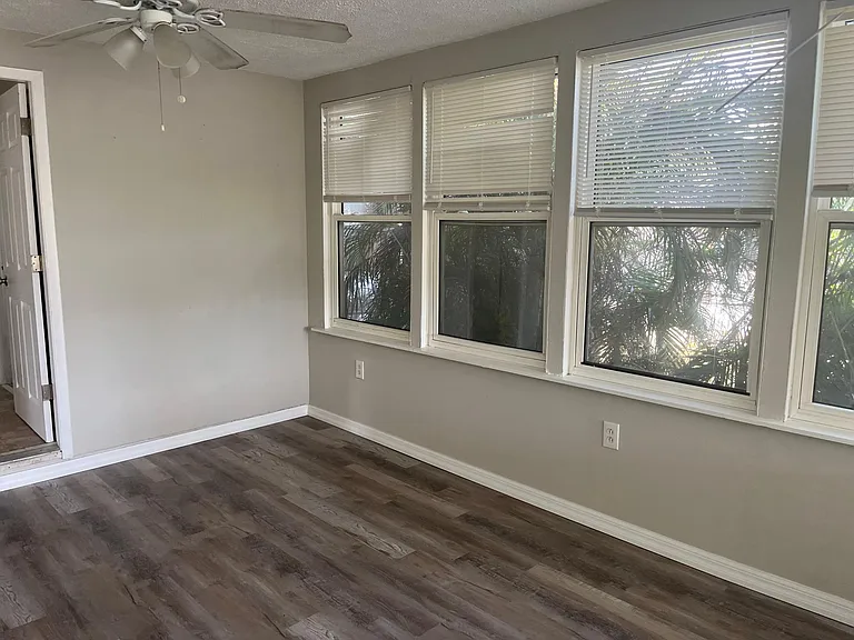 2476 Coronado Way — Photo 3