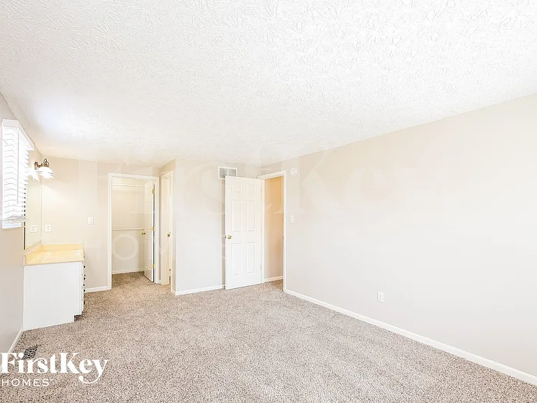 606 Sunblest Blvd S — Photo 8