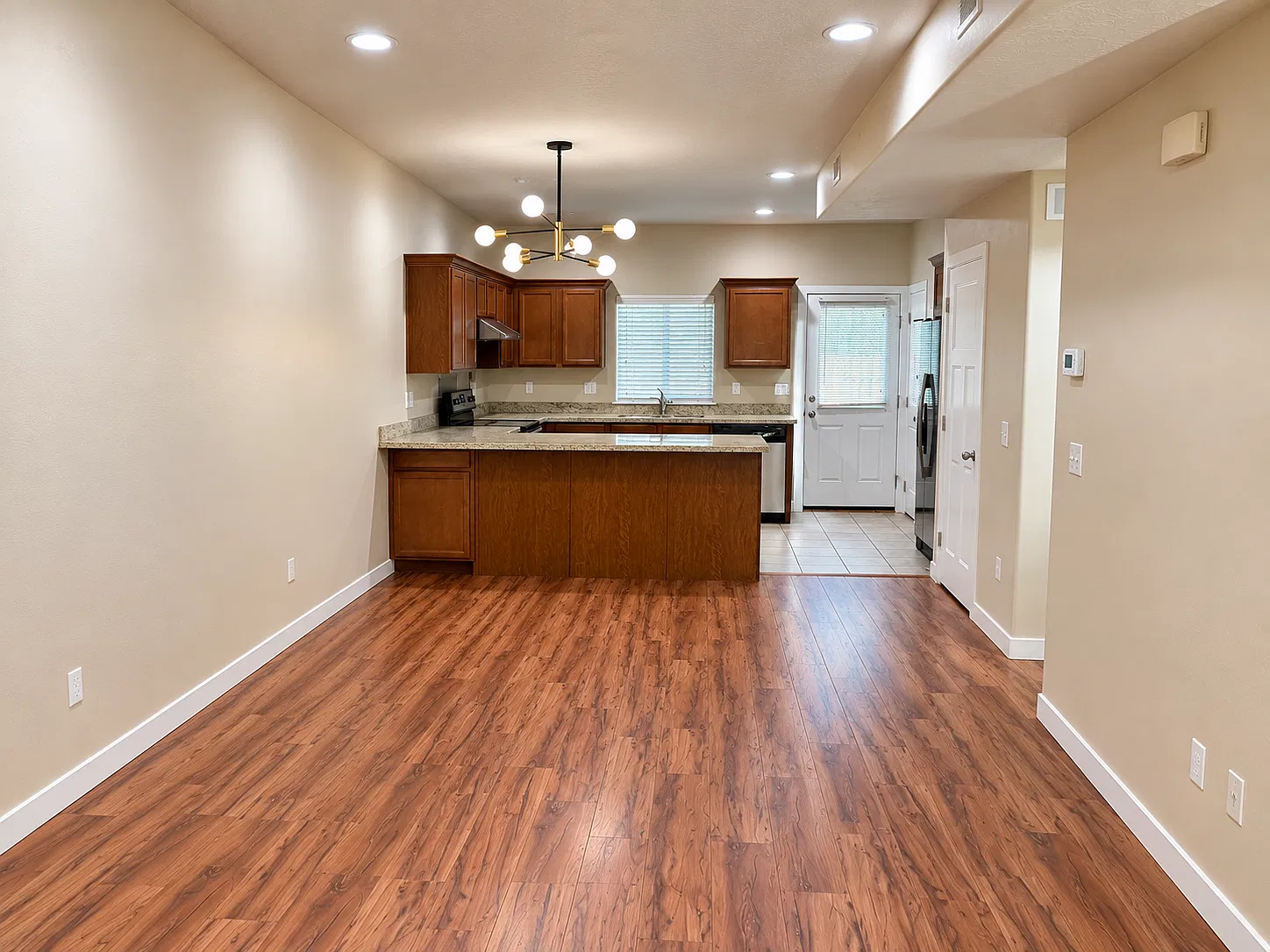3 bed, 2.5 bath, 1516 sqft, $2,300 — Photo 1