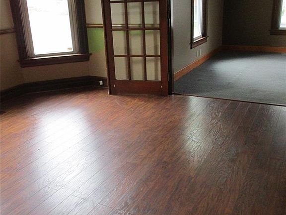 4th image of 10 Dennison Ave