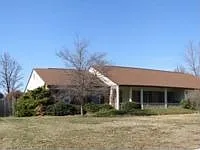 3398 Williamsburg Dr photo 1