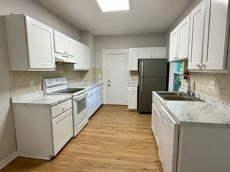 208 Main St #208 — Photo 2