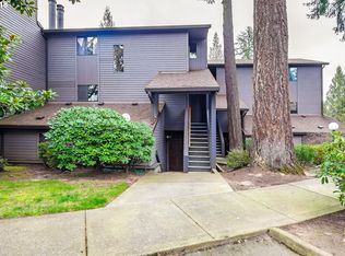 8935 SW Fairview Pl, Tigard, OR 97223