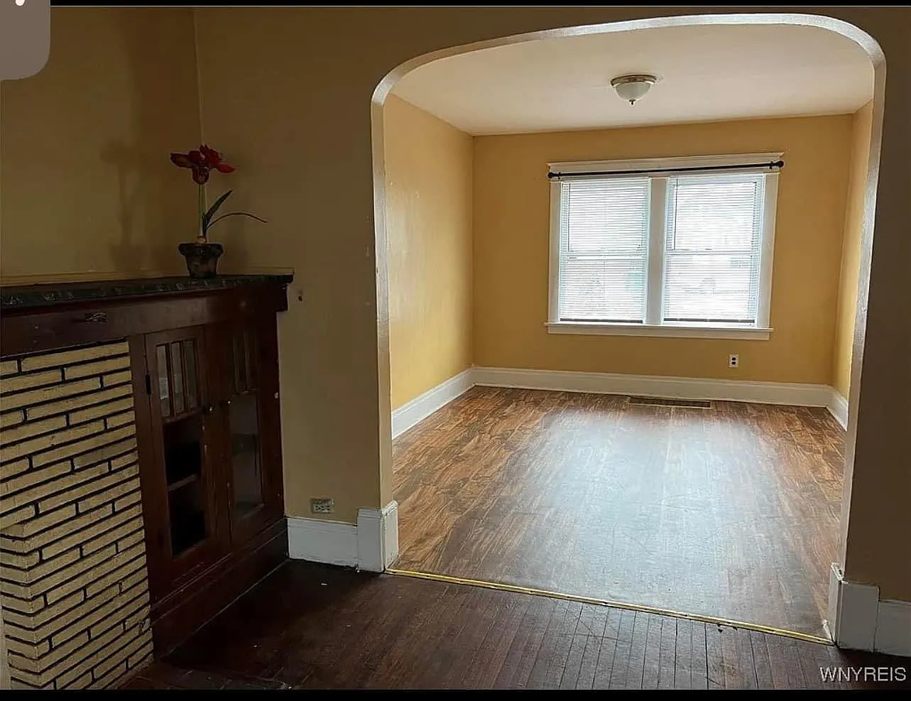 36 Alice Ave — Photo 2