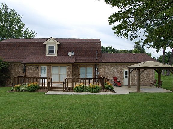 3rd image of 241 Foxfire Dr