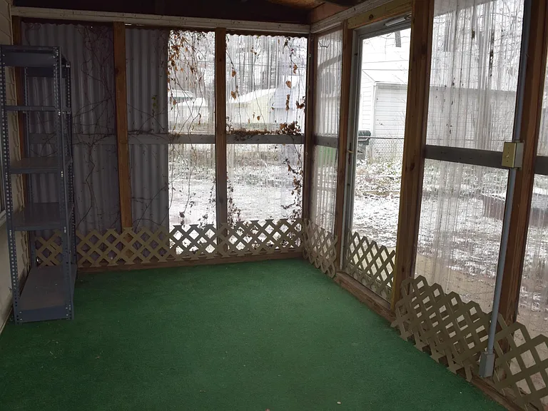 1241 Orchard Heights Dr — Photo 5