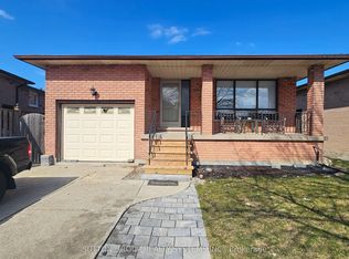 194 Solomon Cres, Hamilton, ON L8W 2G7