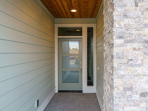 4th image of 10 Waterford Ct