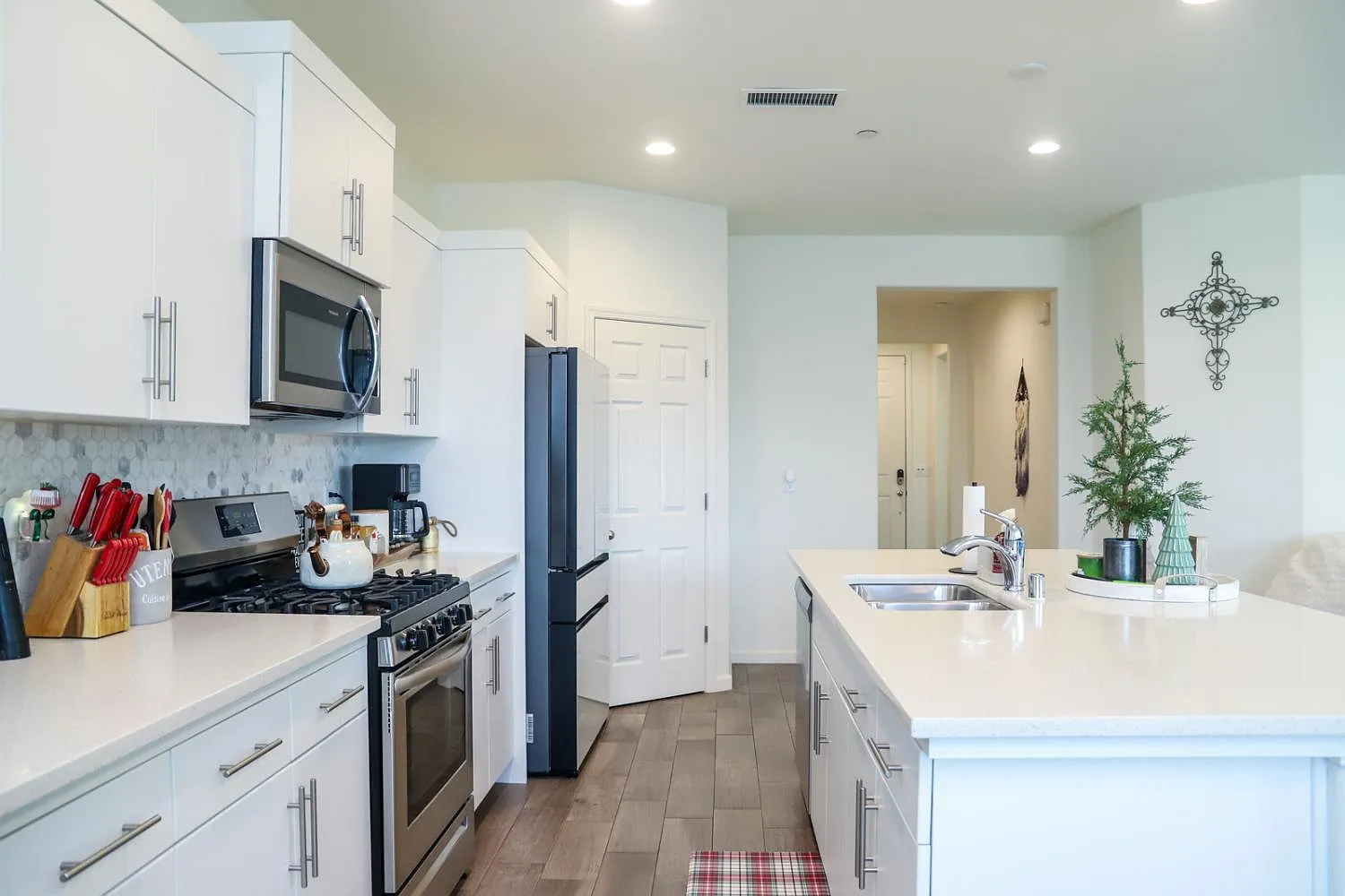 3 bed, 1608 sqft, $2,750 — Photo 4