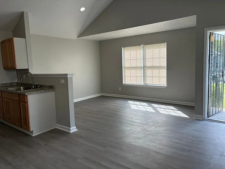 4101 Sunset Ave — Photo 2